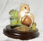 Image de MOUSE WITH HAZELNUT